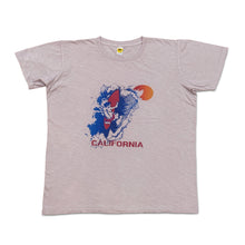 Load image into Gallery viewer, Graphic Tees / CA Surf / Oatmilk
